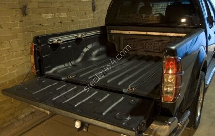 Bedliner - over rail - Nissan Navara (2005 - 2010)