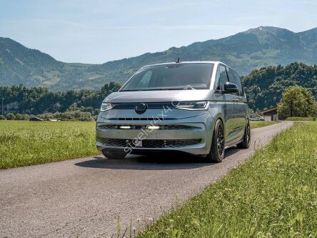 Zestaw dwóch lamp LAZER Linear 6 Elite z systemem montażu w fabrycznym grillu - Volkswagen T7 (2022 -)