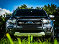 Zestaw dwóch lamp LAZER TRIPLE-R 750 Elite (Gen2) z systemem montażu w fabrycznym grillu - Ford Ranger (2019 - 2022)