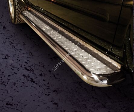 Stainless steel side steps with checker plate - Nissan Pathfinder (2010 -)
