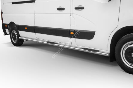 пороги из нержавеющей стали с пластиковыми вставками L2 - Renault Master (2019 -)