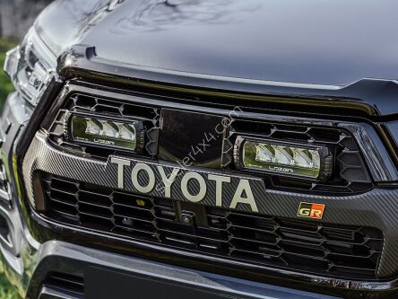 LAZER TRIPLE-R 750 Elite (Gen2) set with Factory Grille Mounting System - Toyota Hilux GR Sport (2022 -)grillu - Toyota Hilux GR Sport (2022 -)