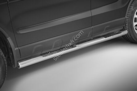 Stainless steel side bars with checker plate steps - Honda CRV (2006 - 2009)