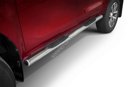 Stainless steel side bars with plastic steps - Toyota Hilux one and a half cab (2015 - 2018 - 2021 -)