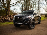 LAZER ST4 Evolution Lampensatz mit Anbausystem im Frontgrill - Toyota Hilux Revo (2018 -)