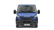 Orurowanie przednie z poprzeczką CZARNE - Iveco Daily (2019 - 2024)